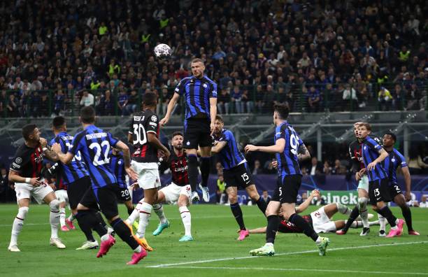 小崔的韌帶終於放棄了堅持 探長急忙派人去紐約關心他的團隊.